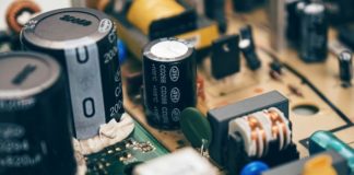 kondensator na płycie