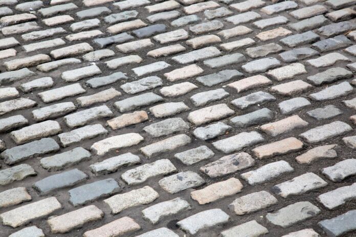 32559 Jak układać kostkę brukową